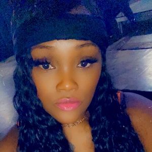 Meet your Posher, Latoya